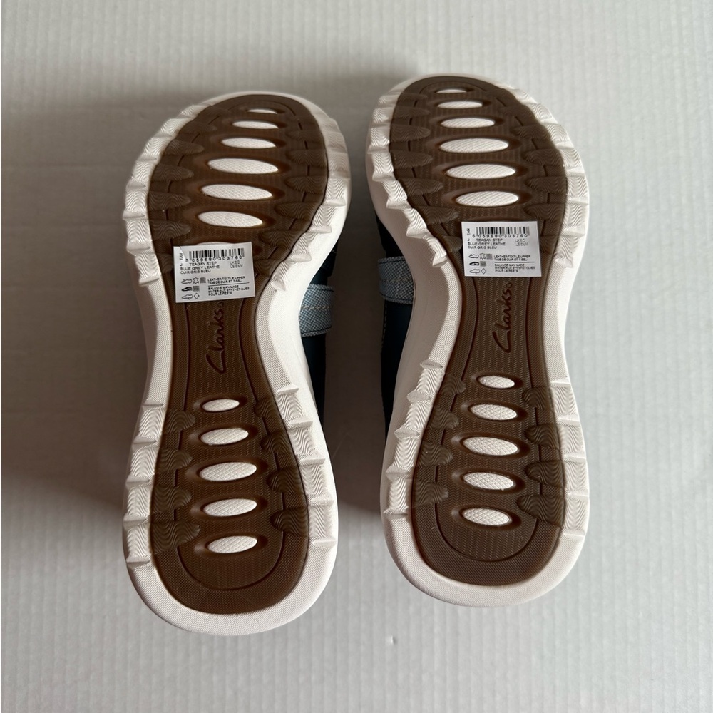 Clarks Women's Teagan Step Loafer - Picture 4 of 9